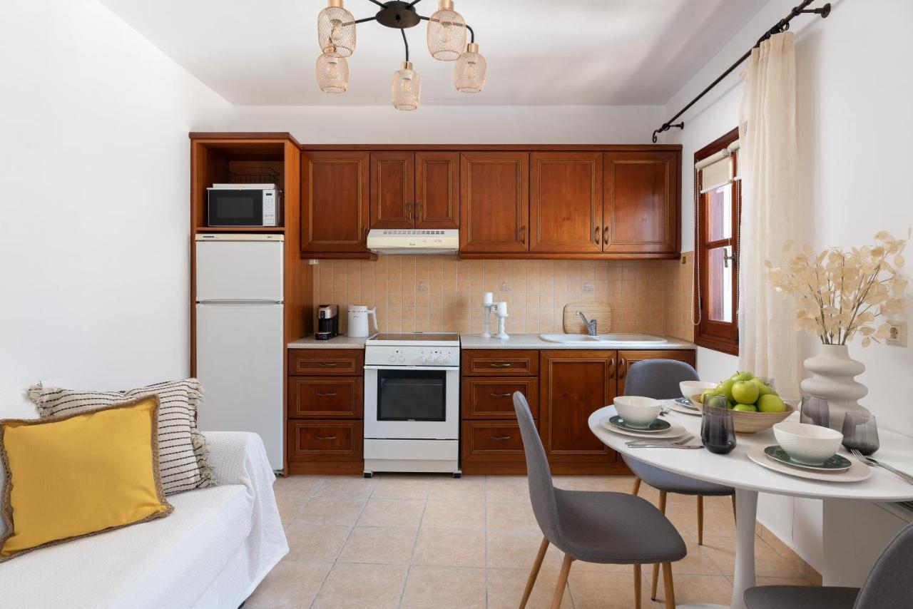 Lindos Luxury Belfry Apartment Bagian luar foto
